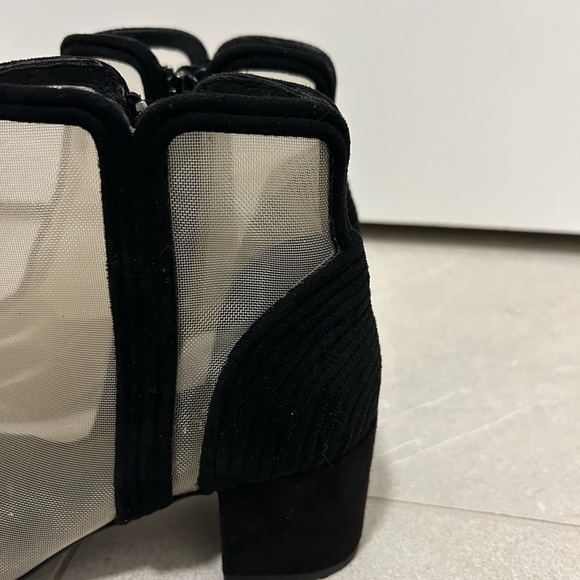 Elegant Black Ankle Booties - Picture 3 of 11